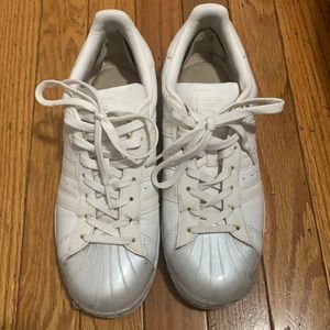 Adidas Originals white sneakers size 9 cushions